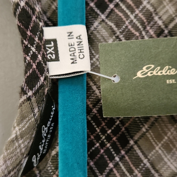NEW EDDIE Bauer embroidered blouse. Sz 2XL NEW WITH TAGS. CLOSET CLOSING - Picture 3 of 11